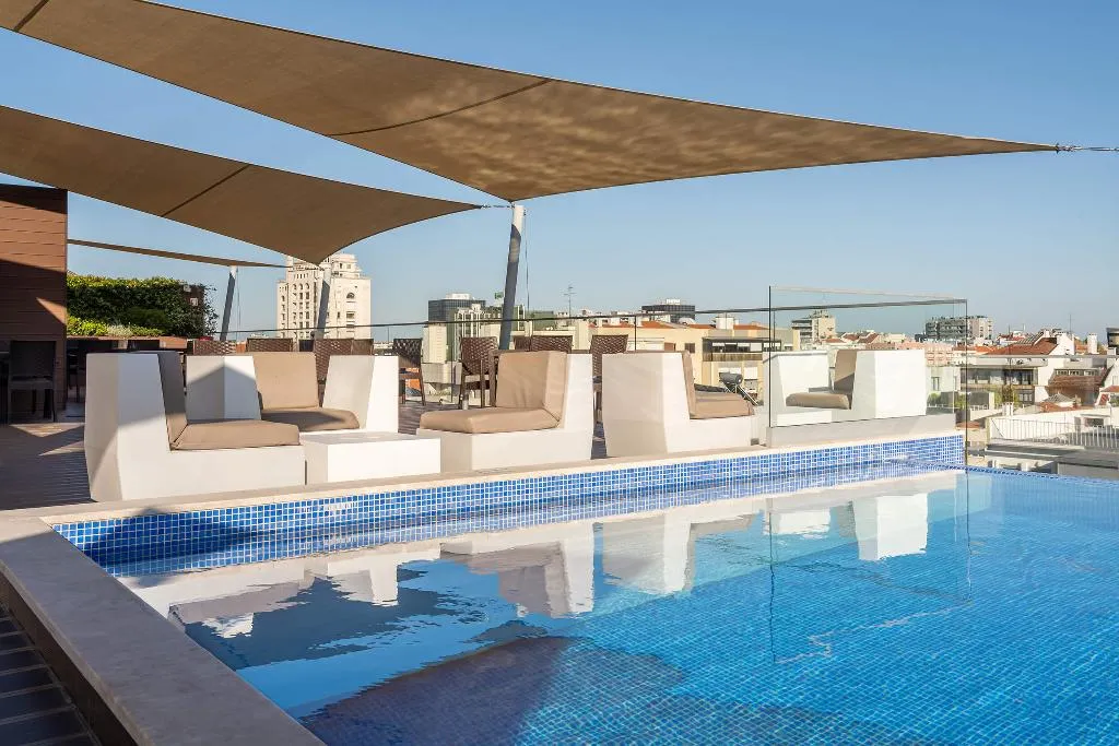 Terrace, Jupiter Lisboa Hotel – Rooftop & Spa, Lisbon
