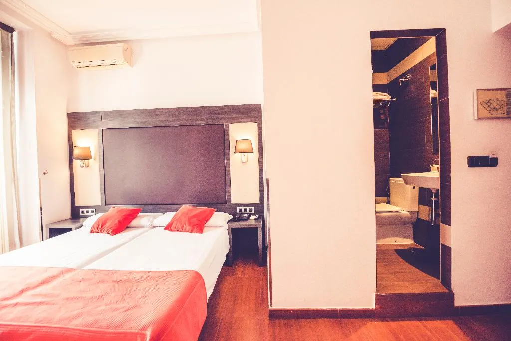 DOUBLE STANDARD Room, Hostal Sol Los Angeles, Madrid