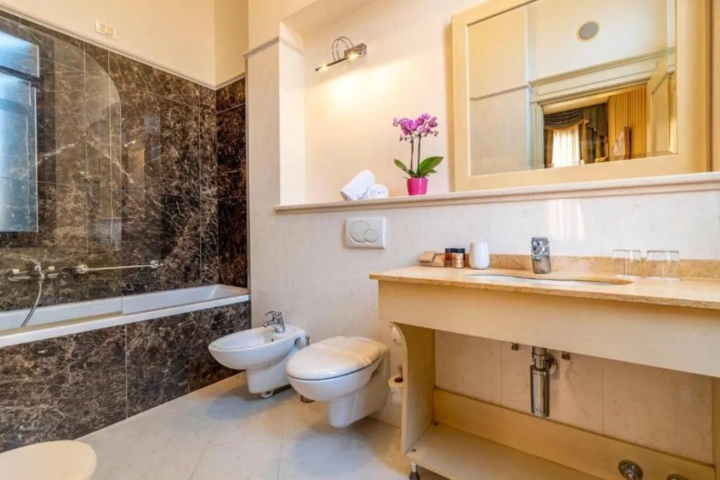 Room, Bella Venezia, Venice