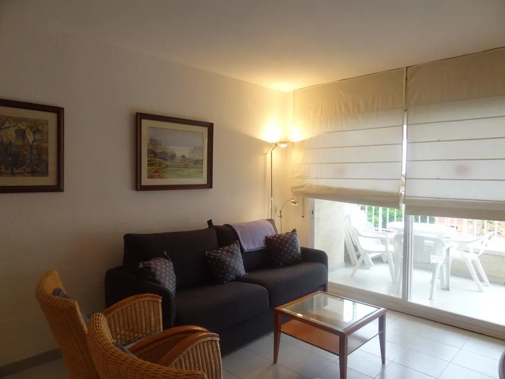 APARTMENT CAPACITY 6 TWO BEDROOMS Room, Blaumar 2D, Costa Brava