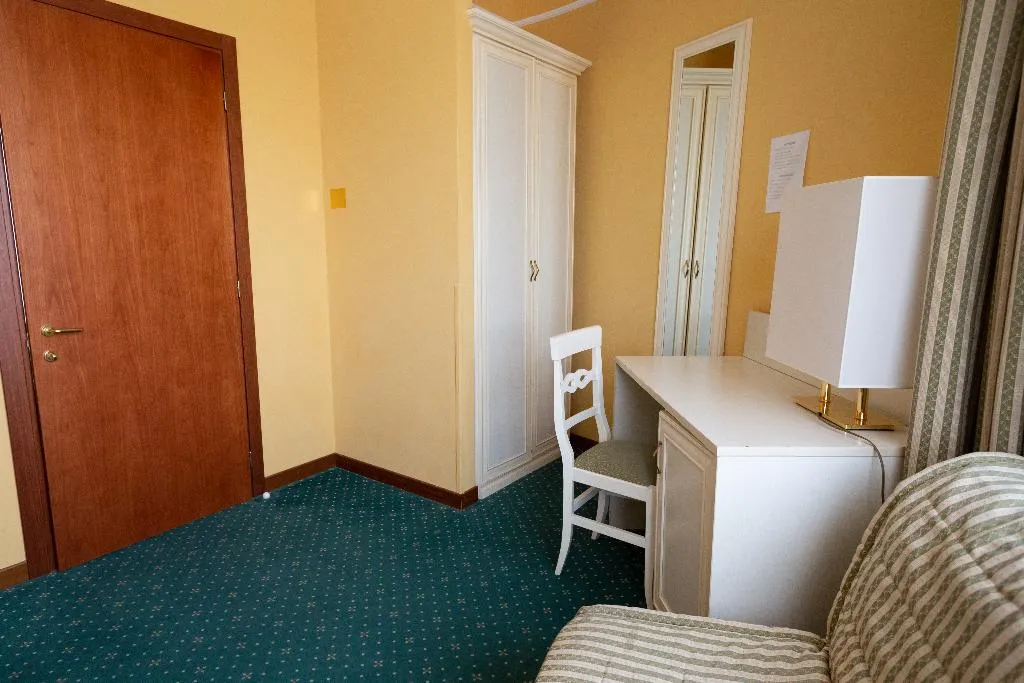 TRIPLE STANDARD Room, Cervara Park Hotel, Rome