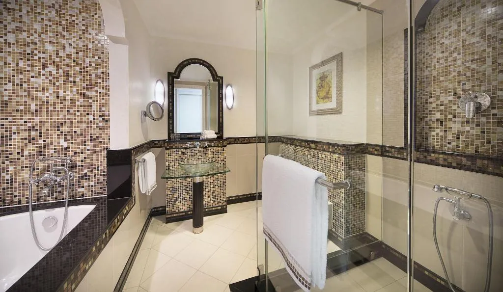 Room, Habtoor Grand Resort, Autograph Collection, Dubai