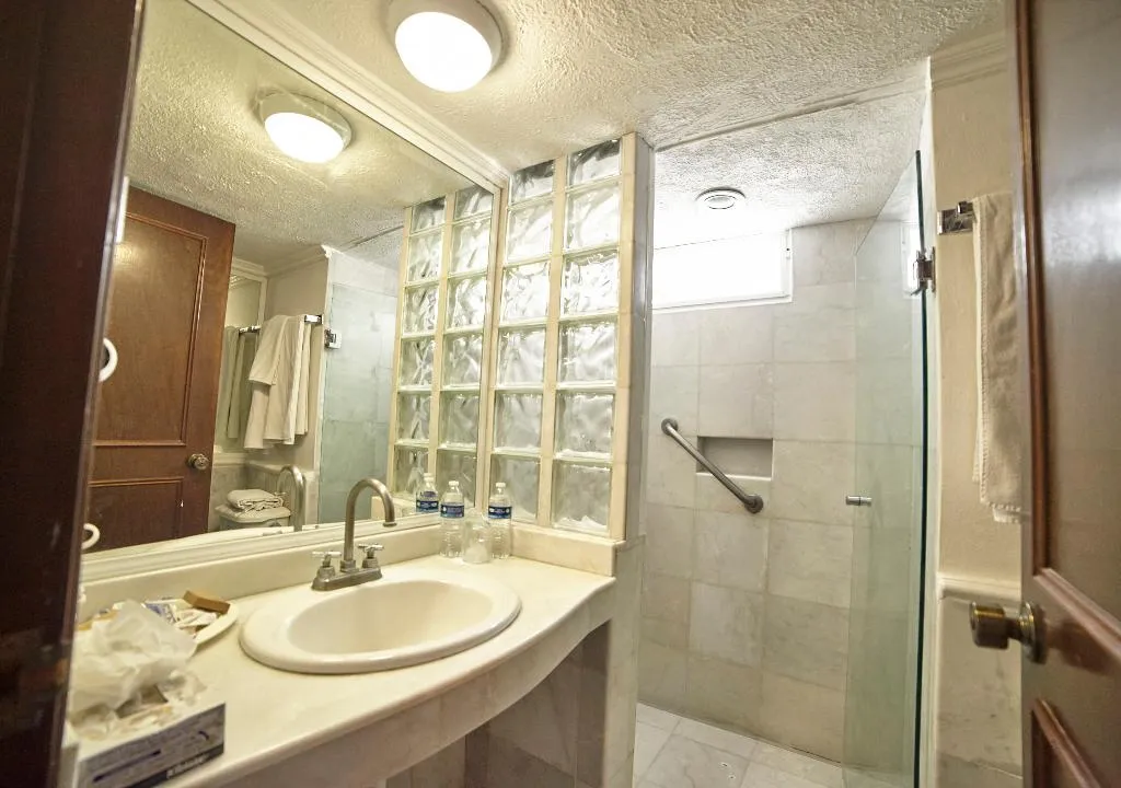 JUNIOR SUITE STANDARD Room, Hotel Francis Drake, Cancun Area