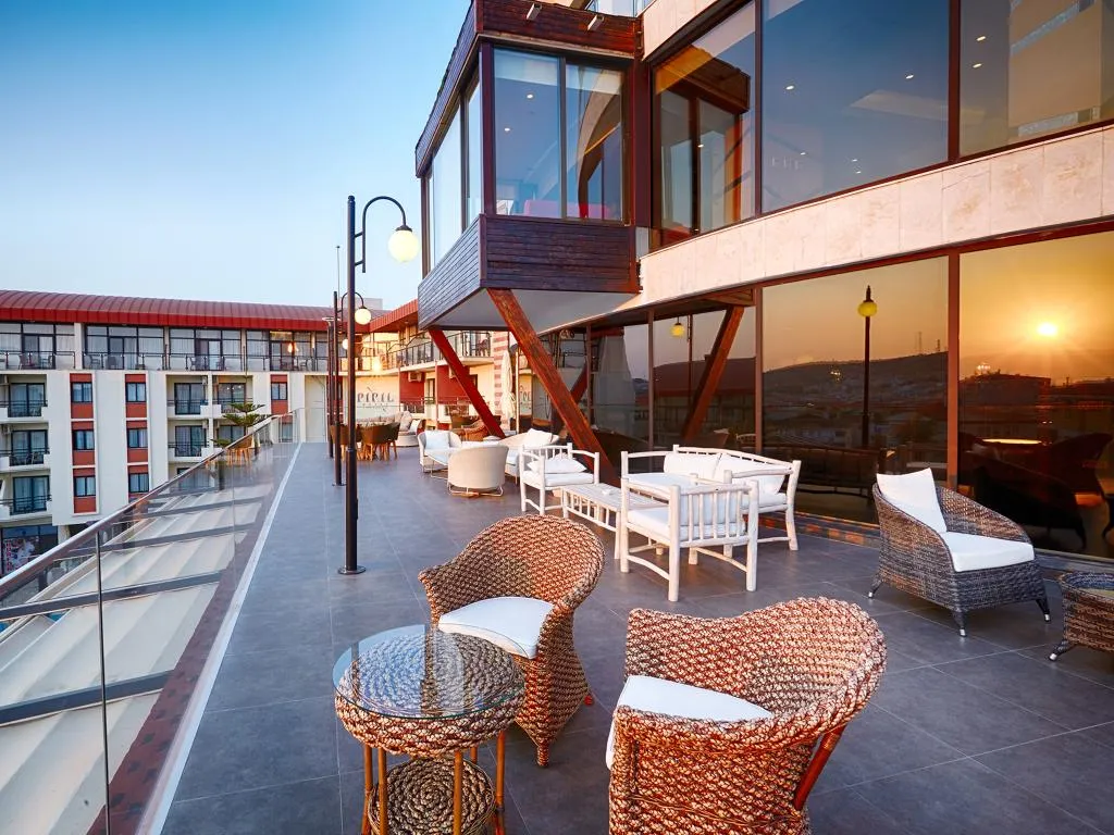 Terrace, Piril hotel Hotel Thermal & Beauty Spa Cesme, Izmir