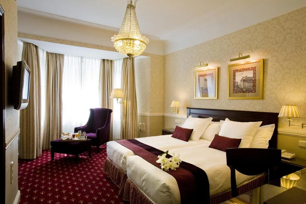 Room, Emperador, Madrid