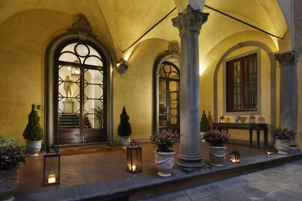 Lobby, Palazzo Di Camugliano, Florence