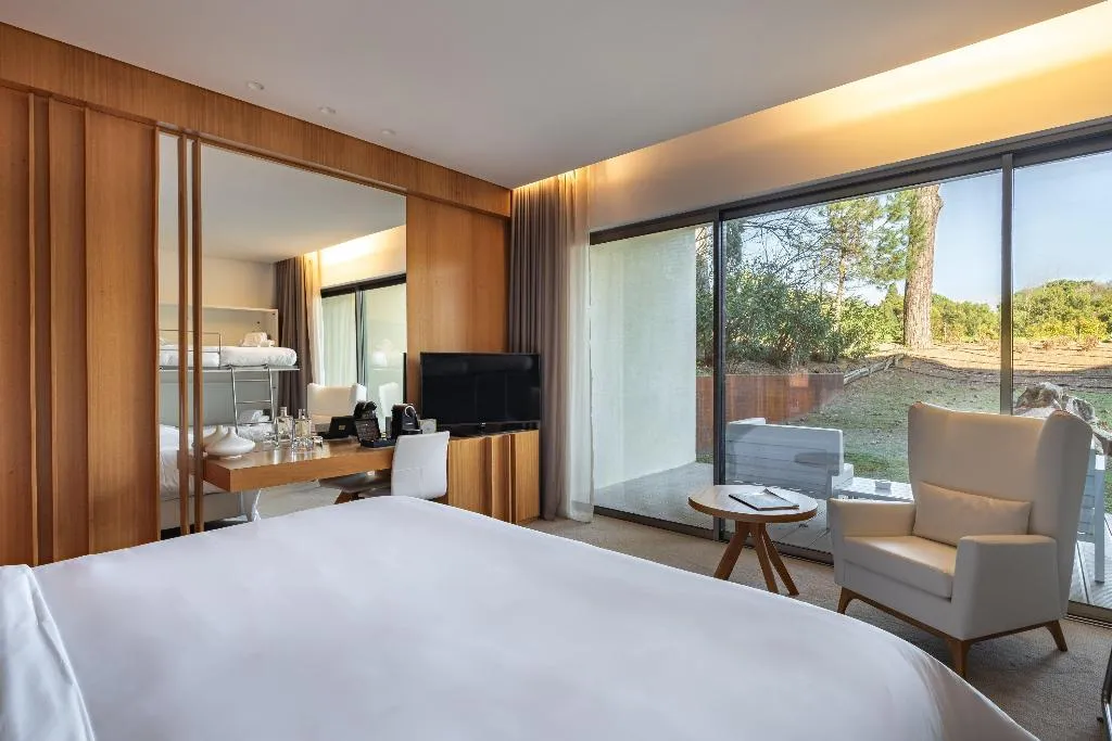 FAMILY ROOM KING SIZE BED Room, Onyria Marinha Cascais, Vignette Collection, Lisbon