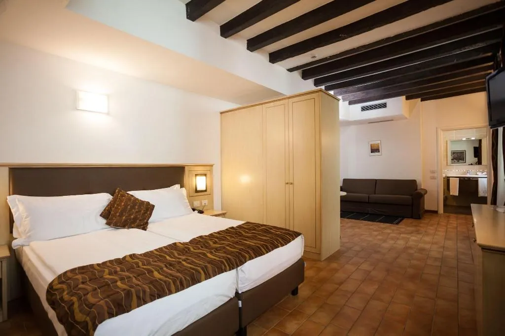 JUNIOR SUITE WITH DOUBLE BED Room, Portici - Romantik & Wellness, Milan