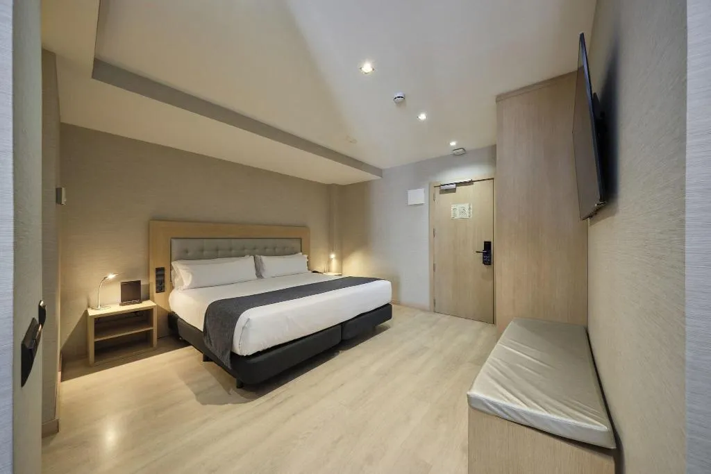 JUNIOR SUITE KING SIZE BED Room, Catalonia Sagrada Familia, Barcelona