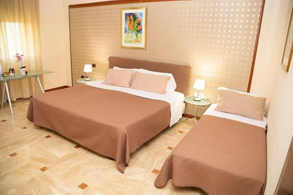 Room, Hotel Palace 2000, Rome