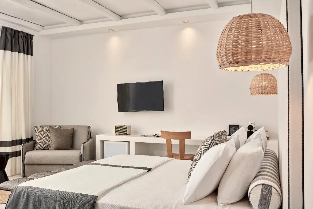 SUITE SEA VIEW WITH PRIVATE POOL Room, Archipelagos Hotel, Mykonos