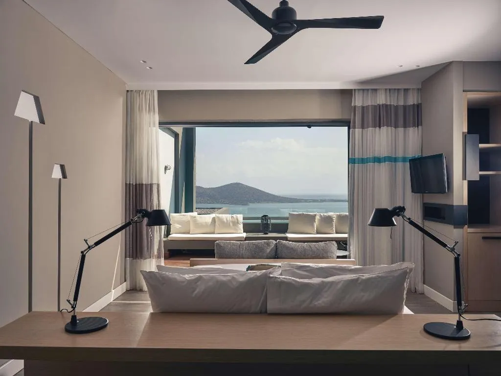 SUITE WITH PRIVATE POOL Room, Domes Aulus Elounda, Curio Collection by Hilton, Crete