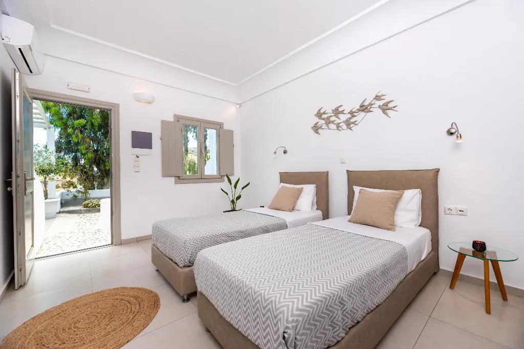 DOUBLE WITH JACUZZI Room, Kalisperis, Santorini