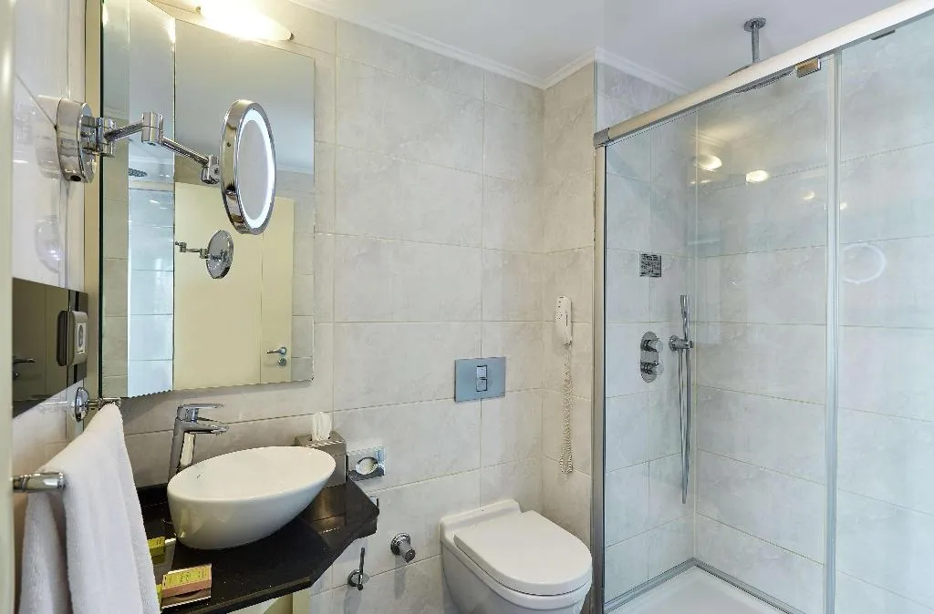 Room, DoubleTree By Hilton Izmir Alsancak, Izmir