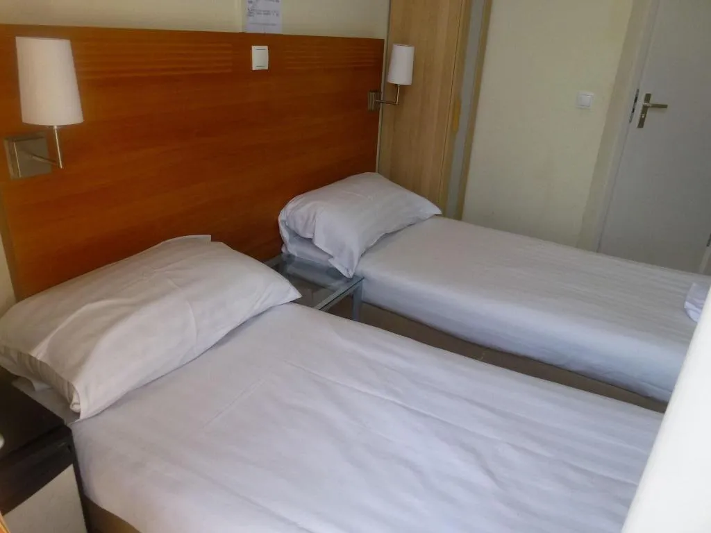 TWIN ROOM WITHOUT WINDOW Room, Hotel Isis, Amsterdam