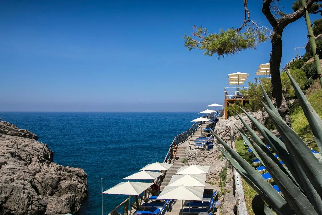 Beach, Delfino, Naples