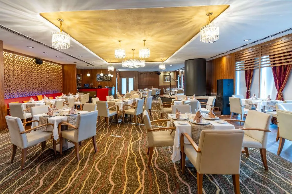 Restaurant, Montreal Barsha Hotel, Dubai