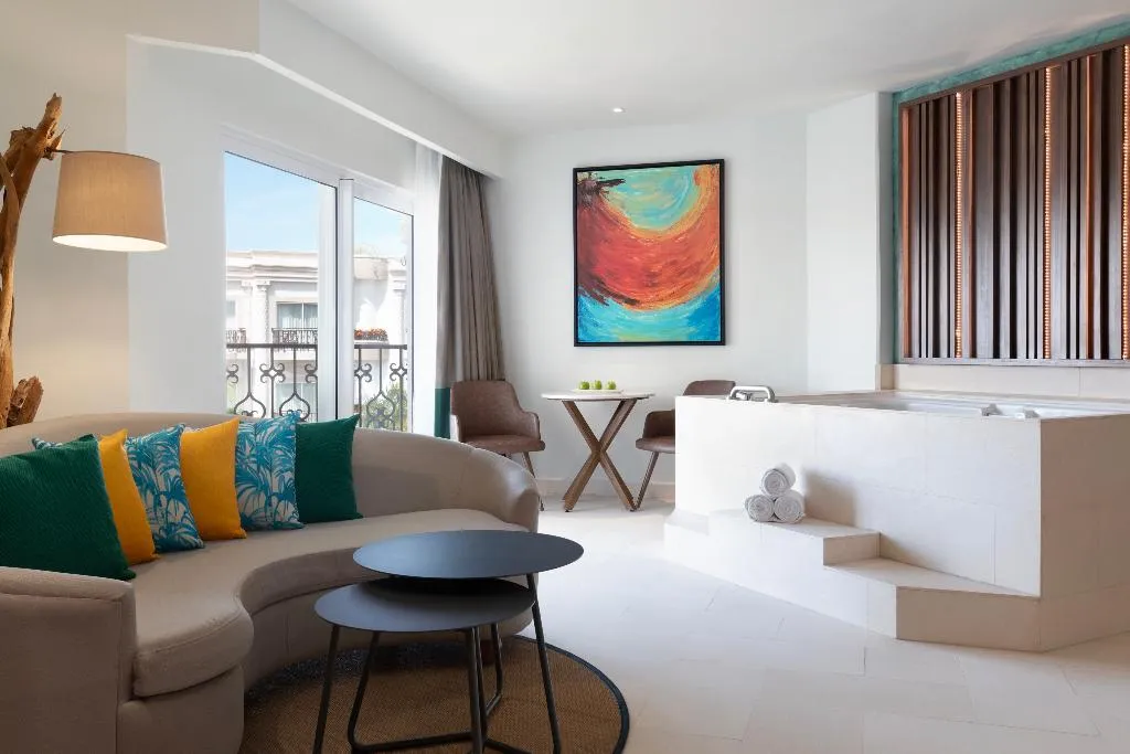 JUNIOR SUITE GARDEN VIEW KING BED Room, Hyatt Vivid Playa Del Carmen - Adults Only, Playa Del Carmen