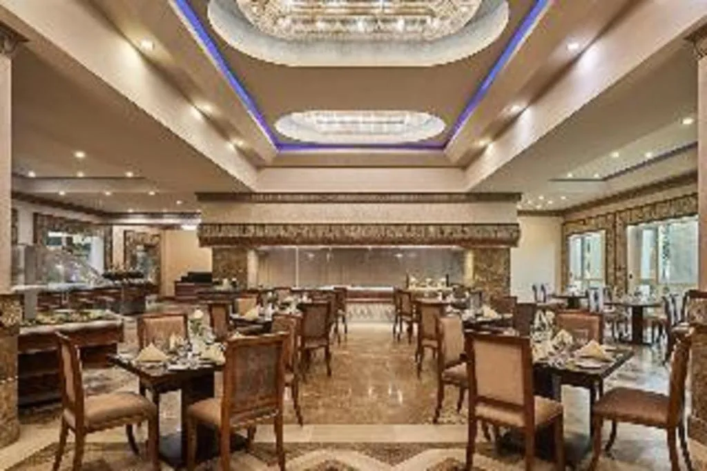 Restaurant, Triumph Plaza Hotel, Cairo