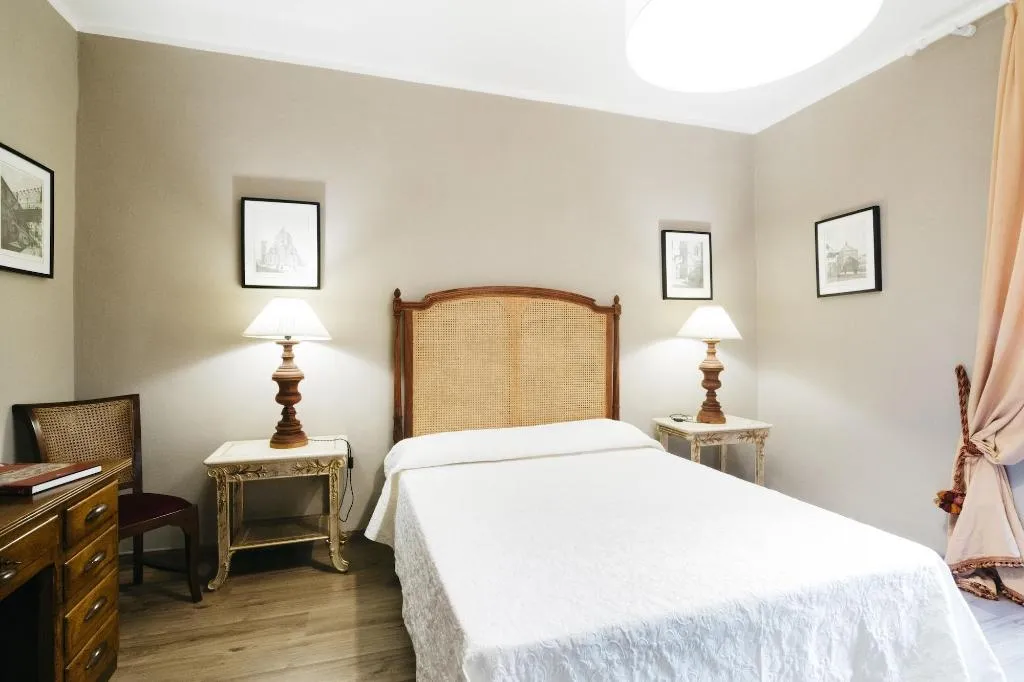 Room, Residenza Ognissanti, Florence