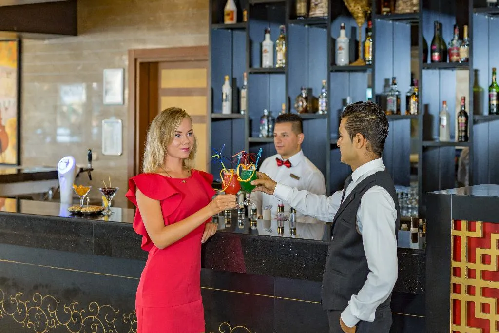 Bar, Royal Dragon Hotel, Antalya