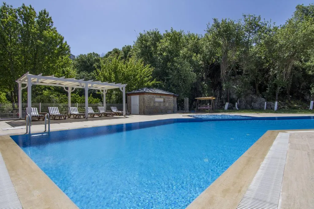 Pool, Basar, Dalaman