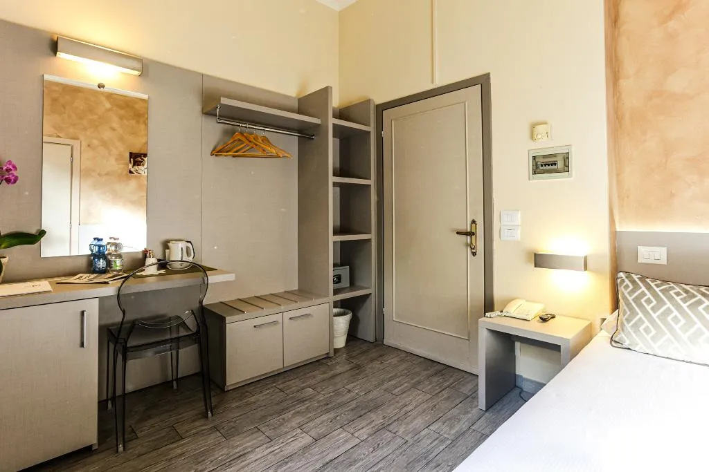 SINGLE SUPERIOR Room, Albergo Firenze, Florence