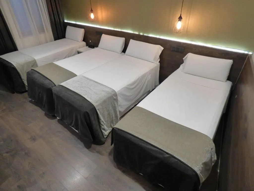 Room, Moderno, Barcelona