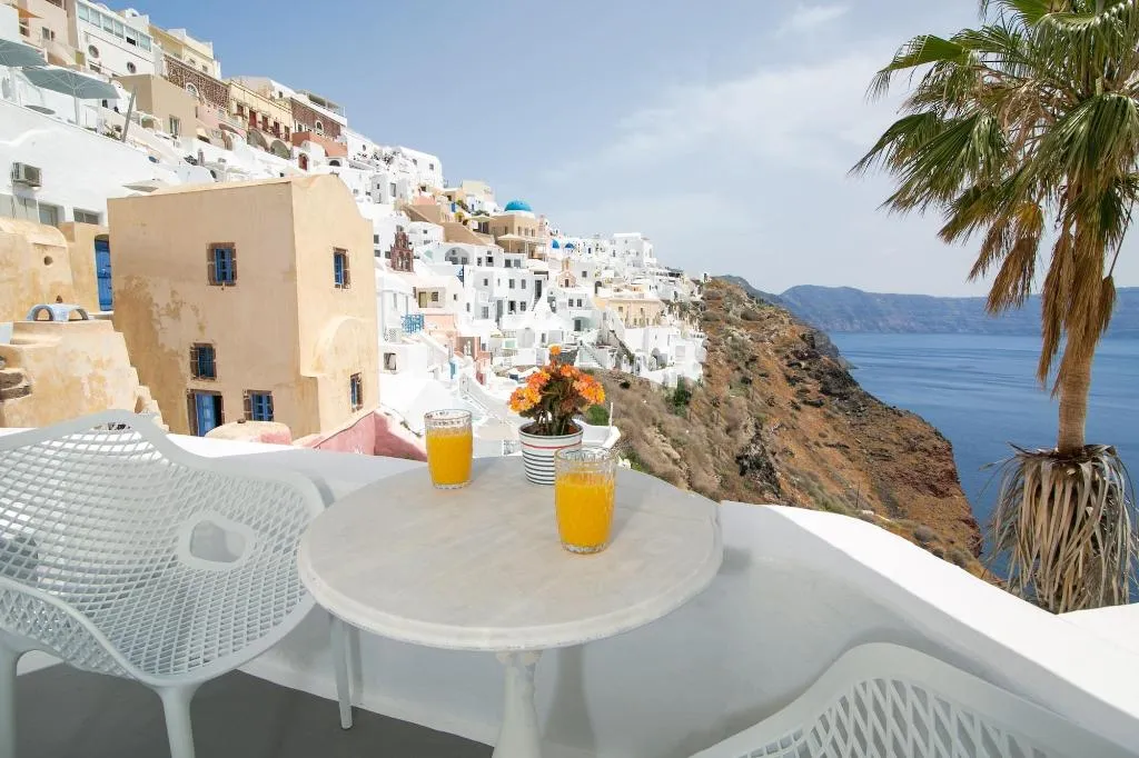 Room, Vogue Suites, Santorini