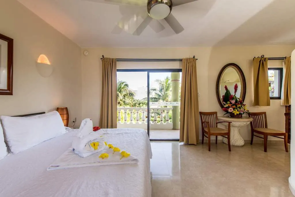 SINGLE DELUXE KING BED Room, Aventura Mexicana, Playa Del Carmen