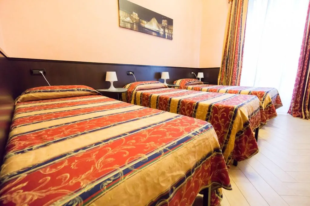 Room, Funny Palace Hostel, Naples