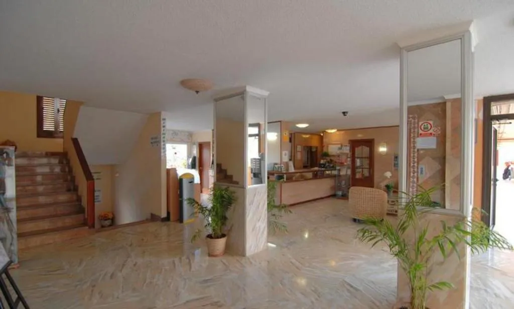 Lobby, Paradero II, Tenerife