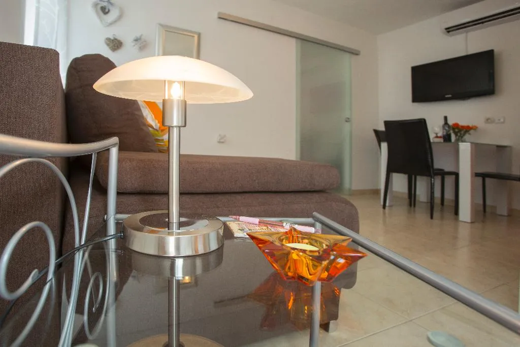 APARTMENT STANDARD Room, Apartment Alma, Split