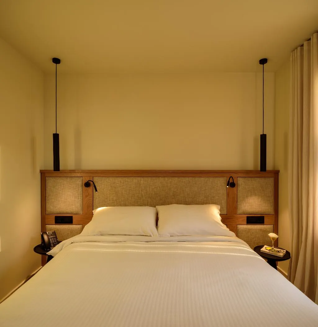 SUITE WITH PRIVATE POOL Room, Potnia Theron Suites, Santorini