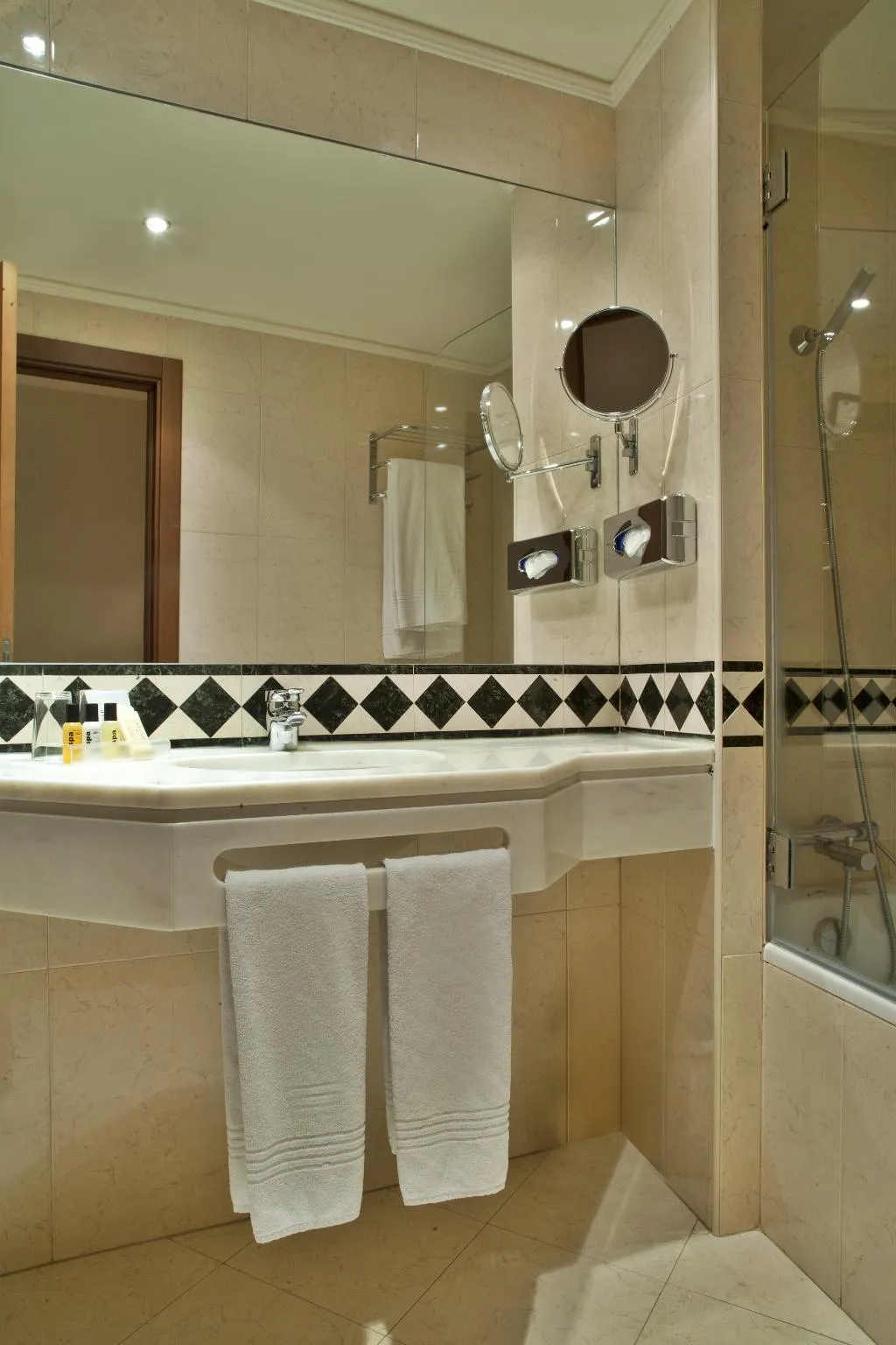 Double or Twin STANDARD Room, Turim Europa Hotel, Lisbon