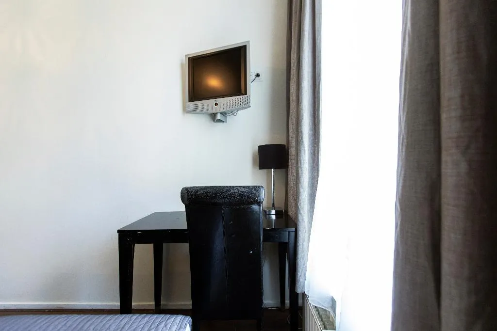 TWIN STANDARD Room, Quentin England Hotel, Amsterdam