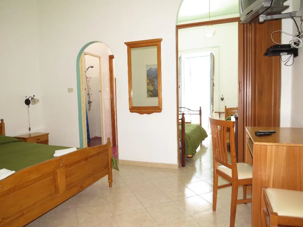 TRIPLE DELUXE WITH BALCONY Room, Casa Vittorio, Catania