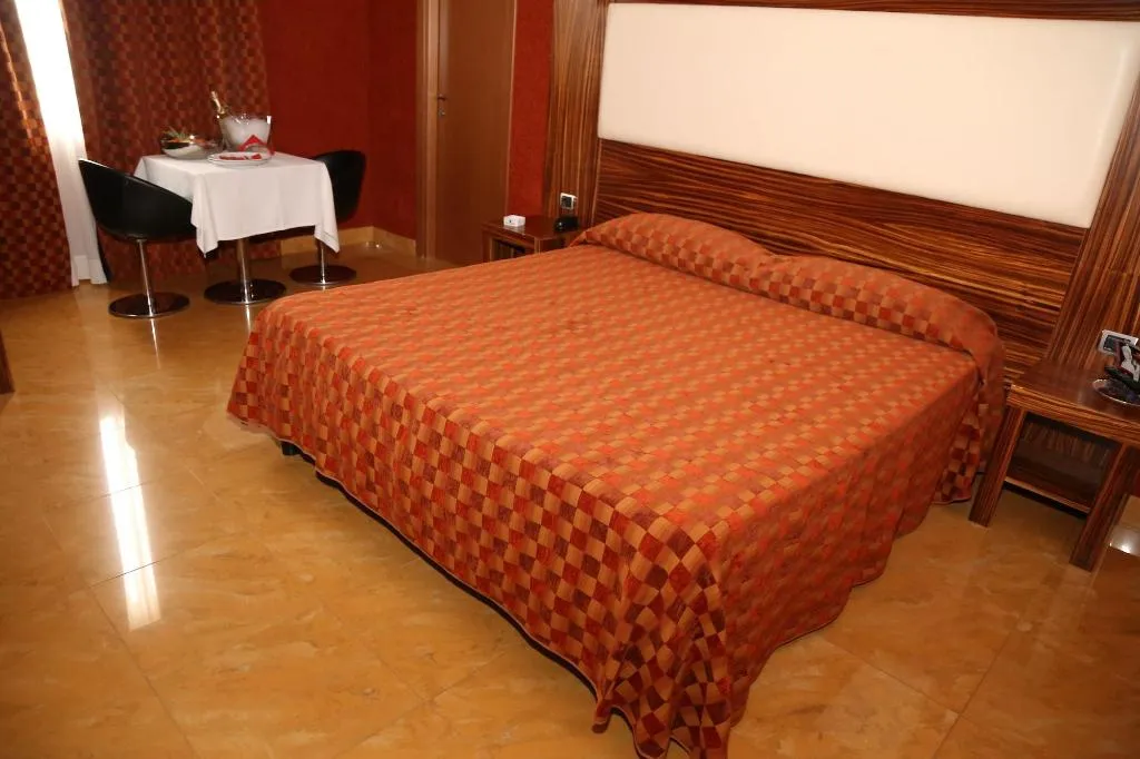 Room, Hotel Marcantonio, Naples