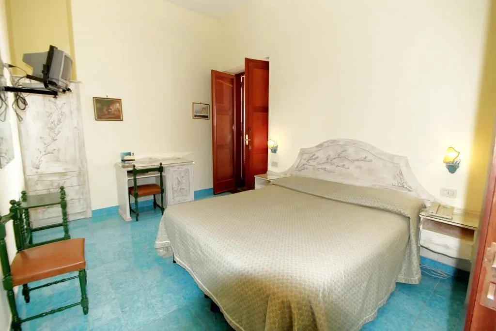 DOUBLE SEA VIEW WITH TERRACE Room, La Certosa Hotel, Naples