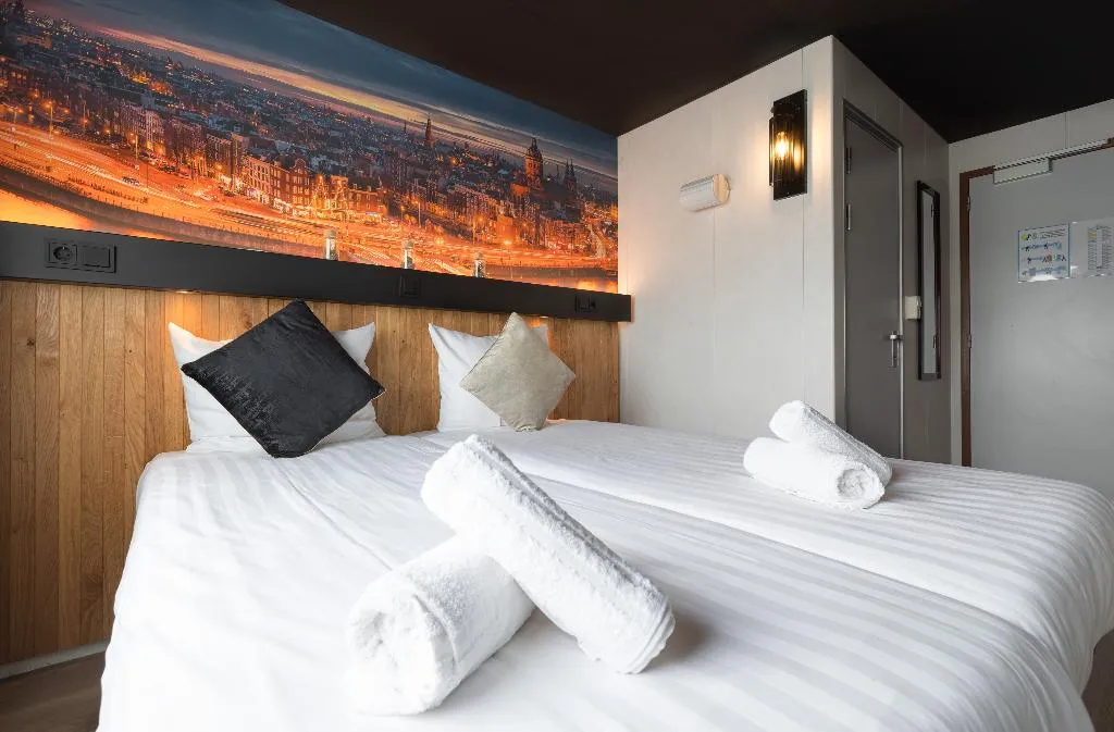 TWIN STANDARD Room, Botel, Amsterdam