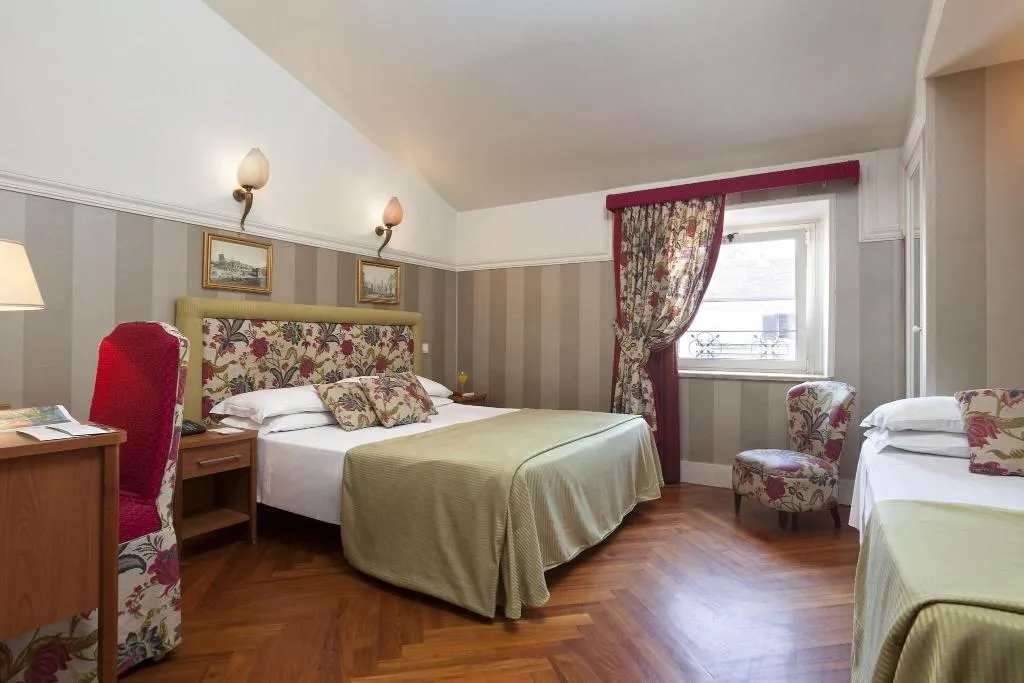 DOUBLE SUPERIOR Room, Hotel Kennedy, Rome