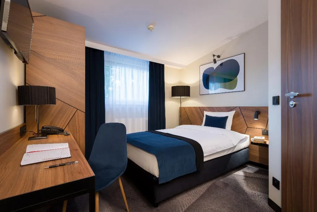SINGLE STANDARD Room, Ascot Premium, Krakow