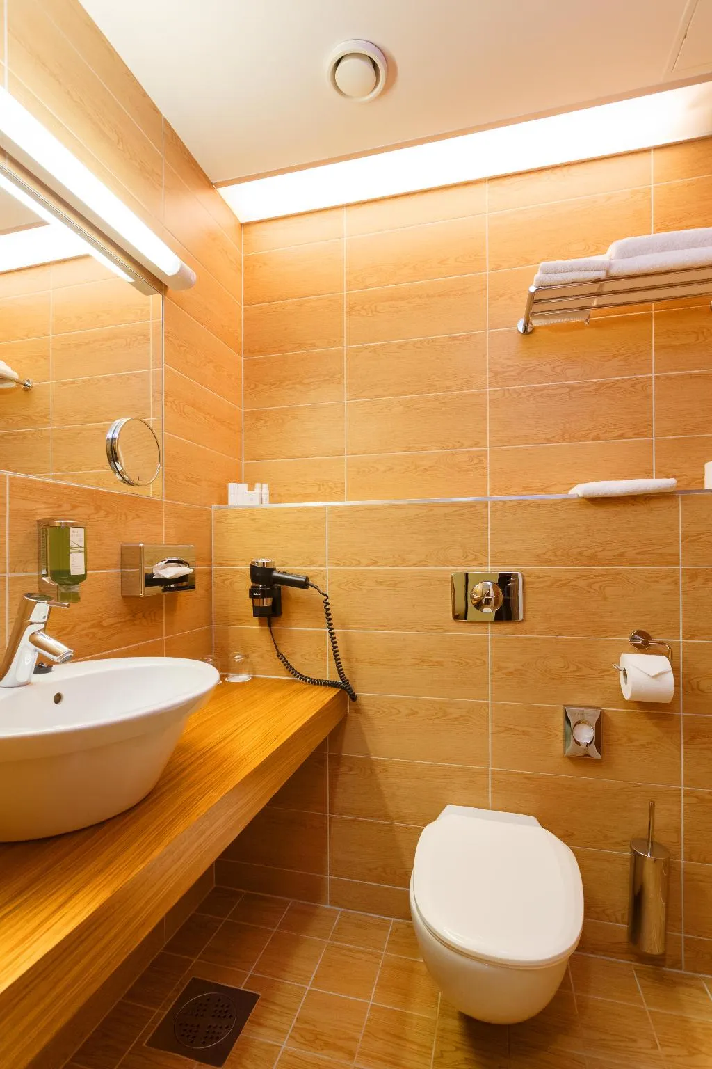 DOUBLE STANDARD Room, Bern, Tallinn