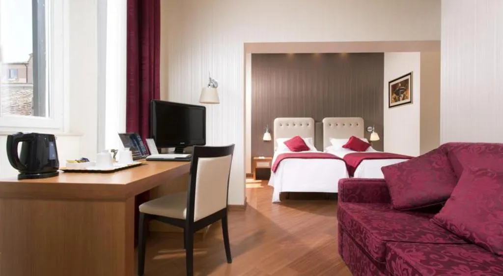 Double or Twin SUPERIOR Room, Nazionale, Rome