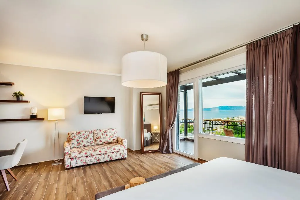 VILLA WITH PRIVATE POOL Room, Sunny Villas and Spa, Halkidiki