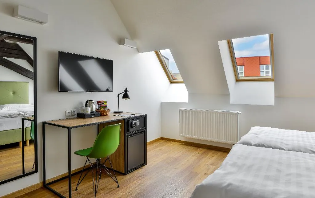 DOUBLE CLASSIC Room, Hotel Garden Court Prague, Prague