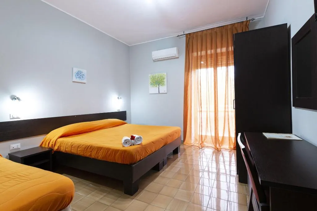 Room, Hotel Del Sole, Naples