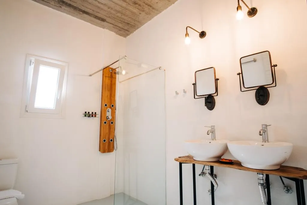 SUITE WITH JACUZZI Room, Mesanto Luxury Suites, Santorini