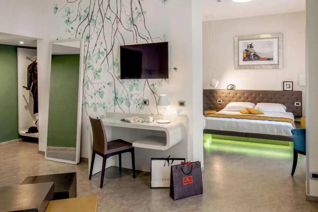 Room, Montenapoleone Suites, Milan