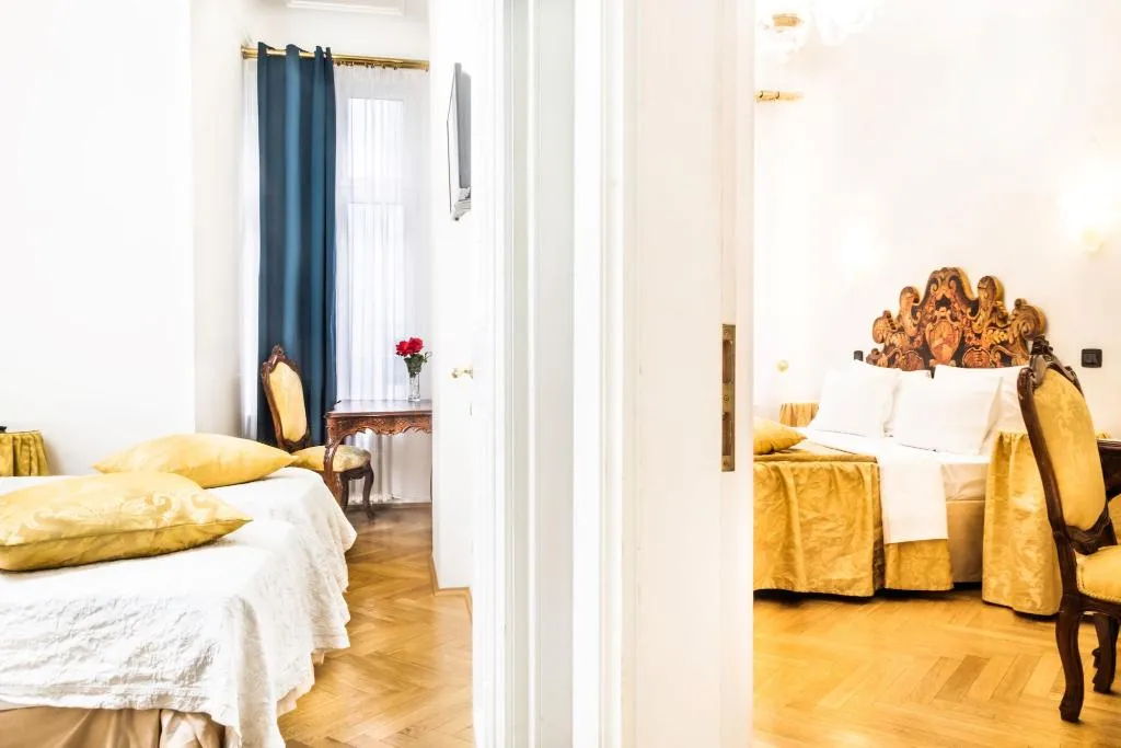 QUADRUPLE STANDARD Room, Charles Bridge Palace, Prague